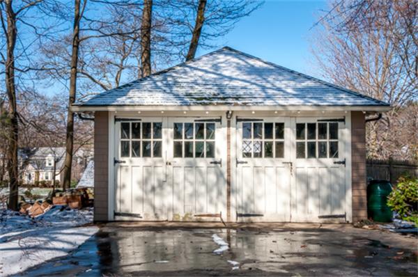 8 Wells Road Reading, MA 01867 - Photo 4 of 29 Gallery Image 4