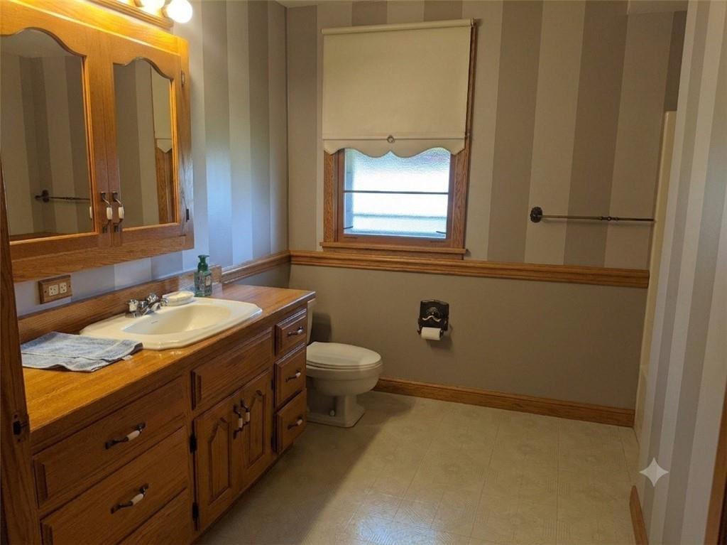 2740 Brodhead Road Aliquippa, PA 15001 - Photo 15 of 49