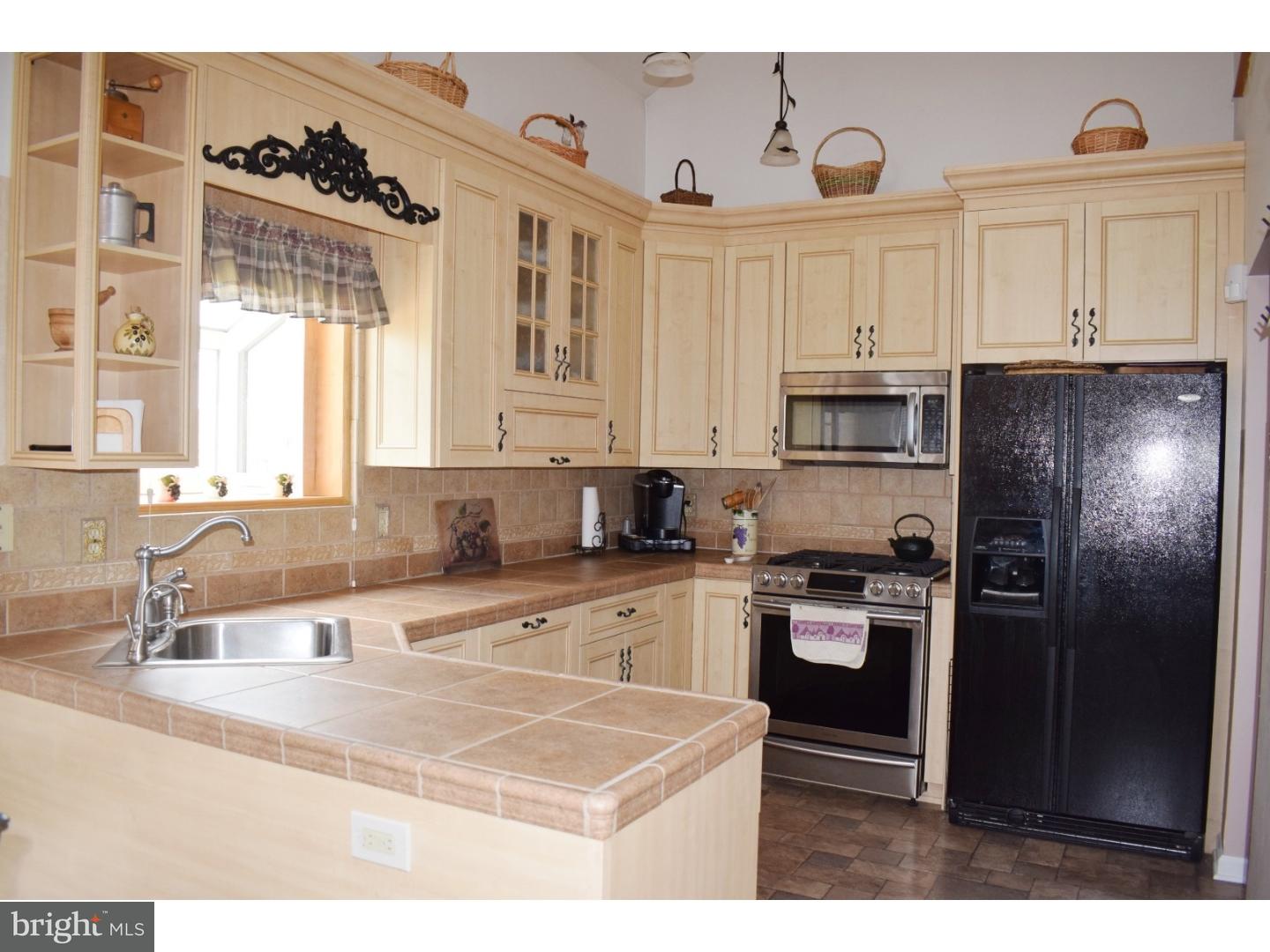 126 Cornflower Road Hamilton, NJ 08620 - Photo 6 of 25