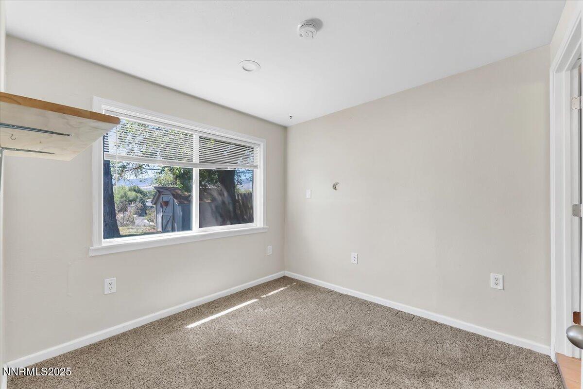 1375 Wesley Drive Reno, NV 89503 - Photo 16 of 35 17-1375 Wesley Dr Reno NV 89503 (17 of 3