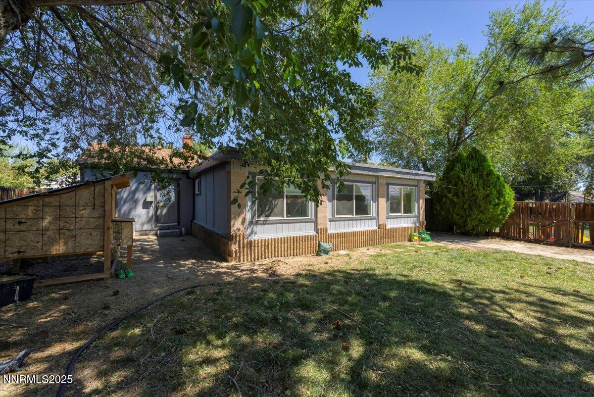 1375 Wesley Drive Reno, NV 89503 - Photo 23 of 35 a house view with a garden space