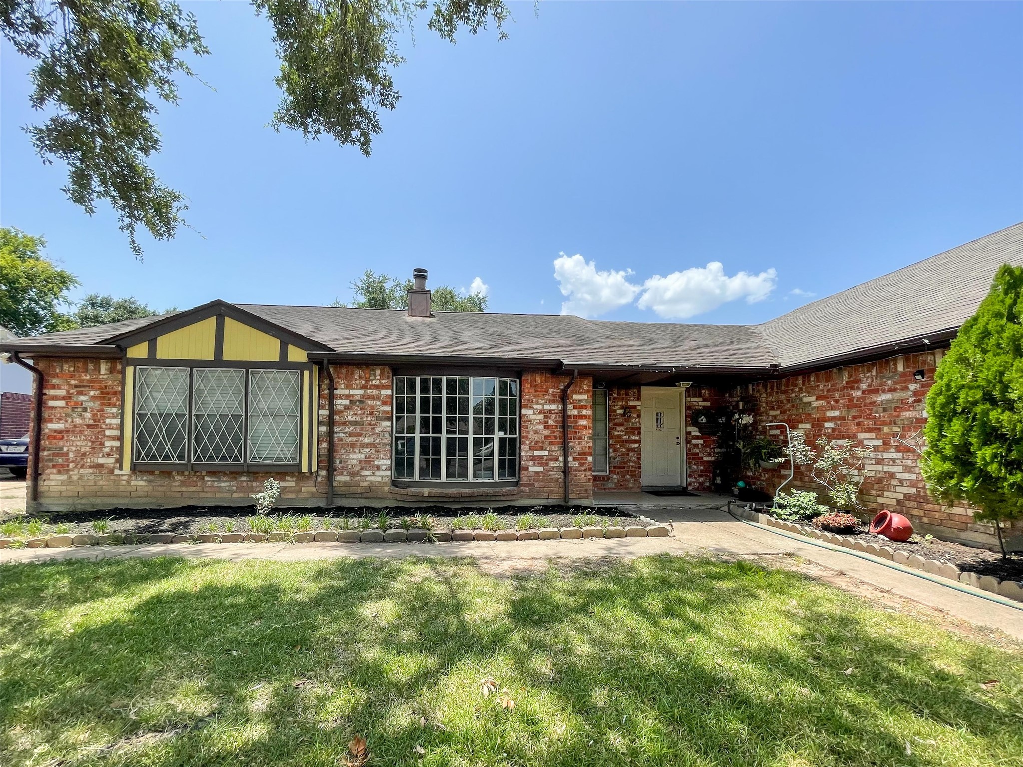 9506 Riverside Lodge Drive Houston, TX 77083 - Photo 1 of 16 Gallery Image 1