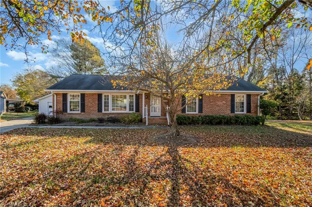 $299,999 | 1526 Regency Drive, Burlington, NC 27215