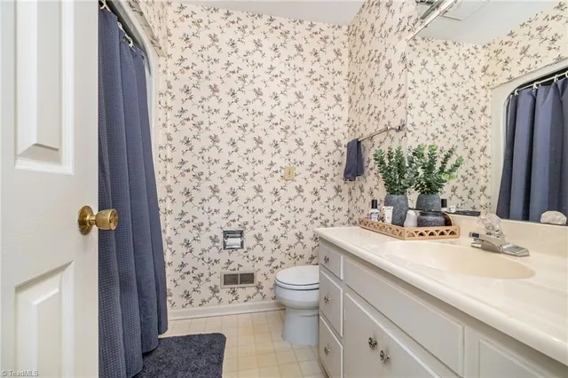 $299,999 | 1526 Regency Drive, Burlington, NC 27215