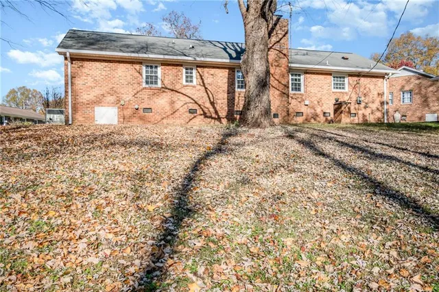 $299,999 | 1526 Regency Drive, Burlington, NC 27215