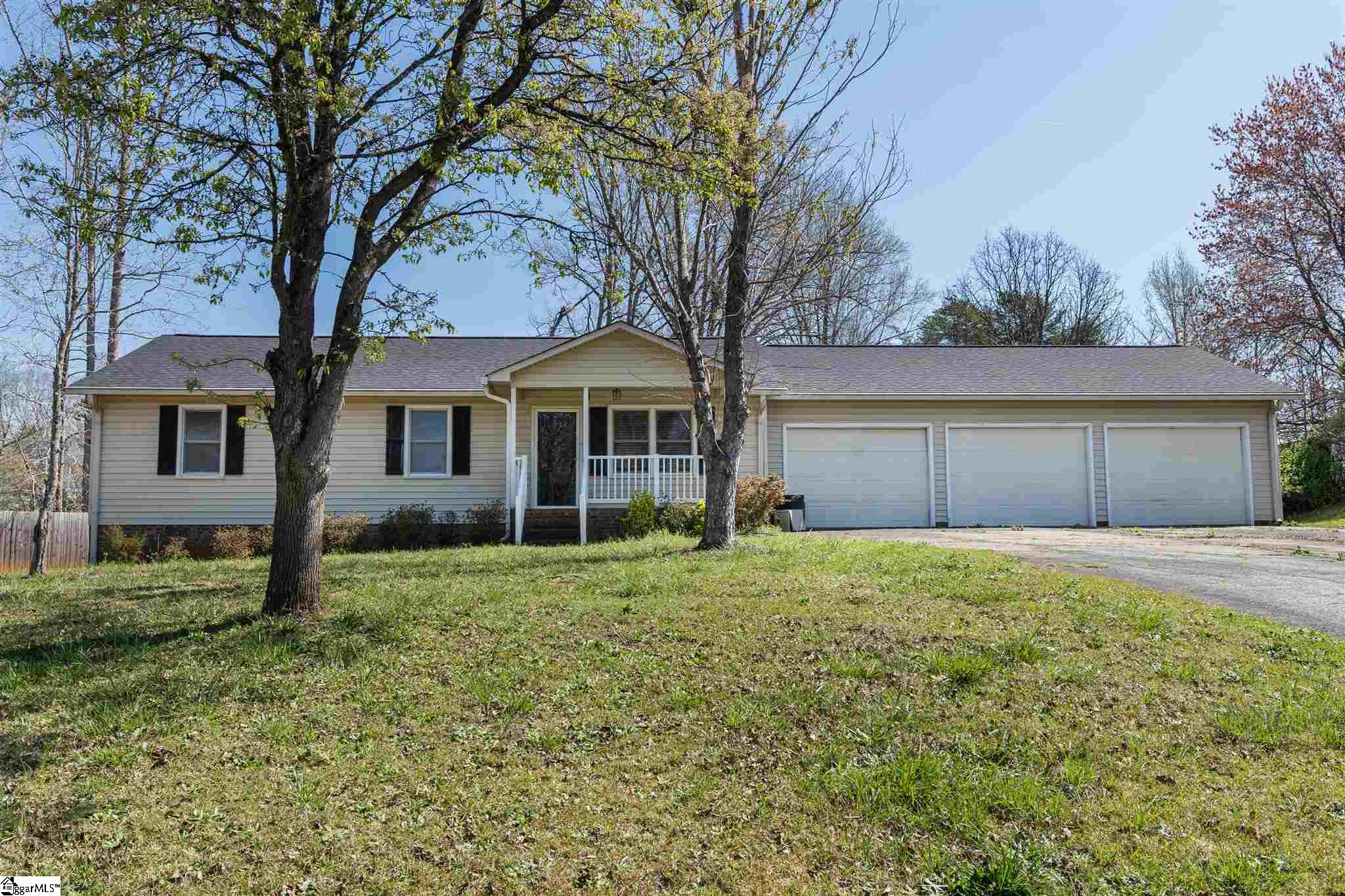 203 Mason Drive Inman, SC 29349 - Photo 1 of 24