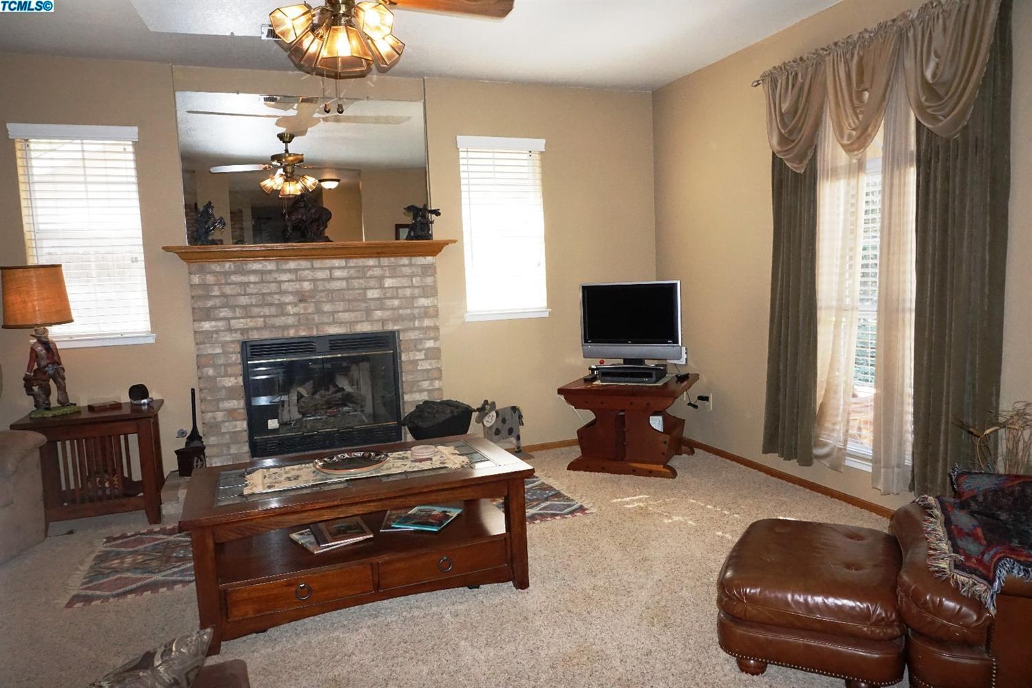 809 North Filbert Road Exeter, CA 93221 - Photo 7 of 24 Additional Photo