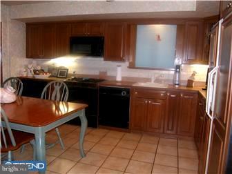 1904 Cobden Road Glenside, PA 19038 - Photo 4 of 12 Kitchen