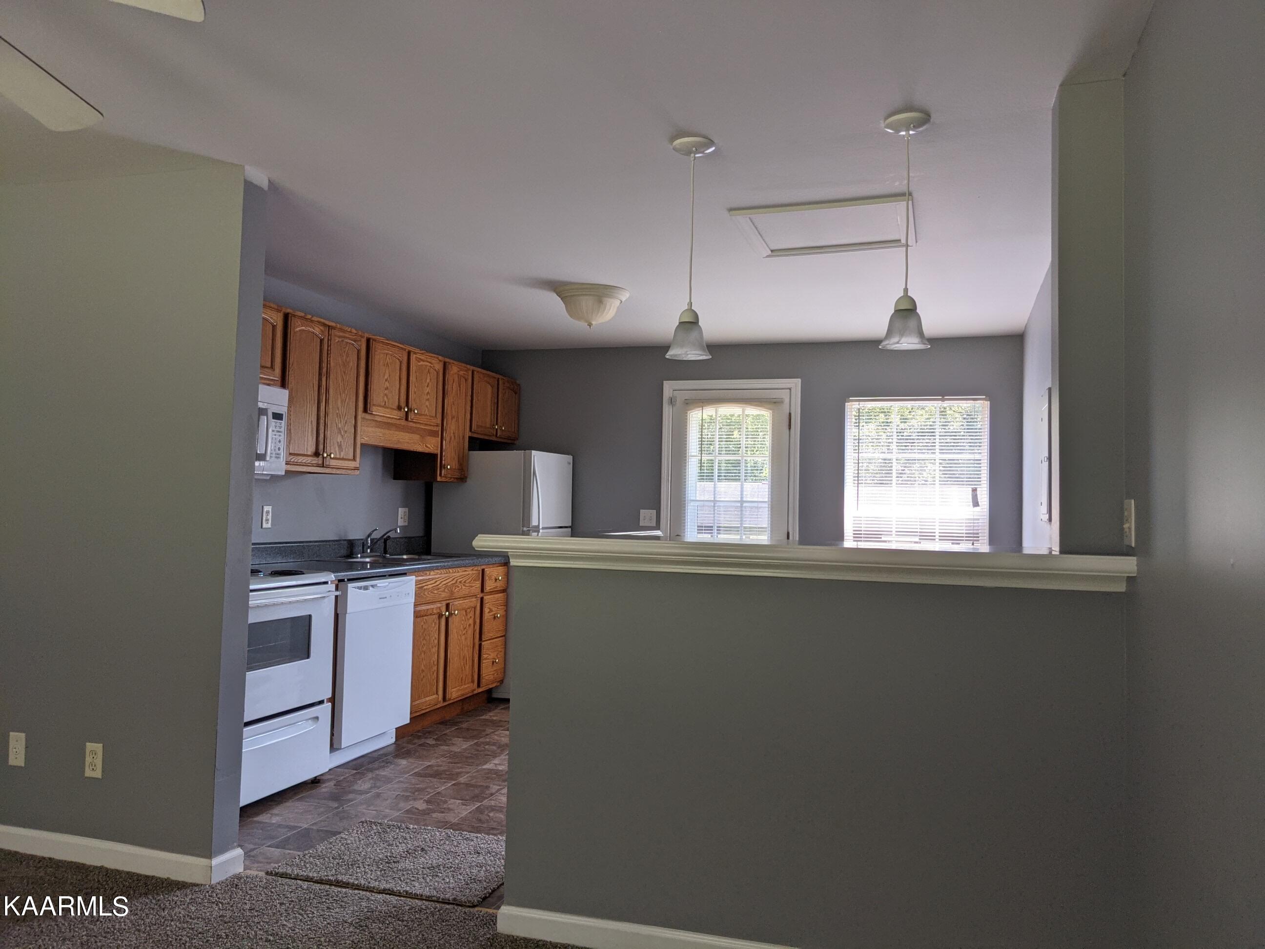170 Latimer Road, Unit 170176 Oak Ridge, TN 37830 - Photo 11 of 18 PXL_20210828_180307015