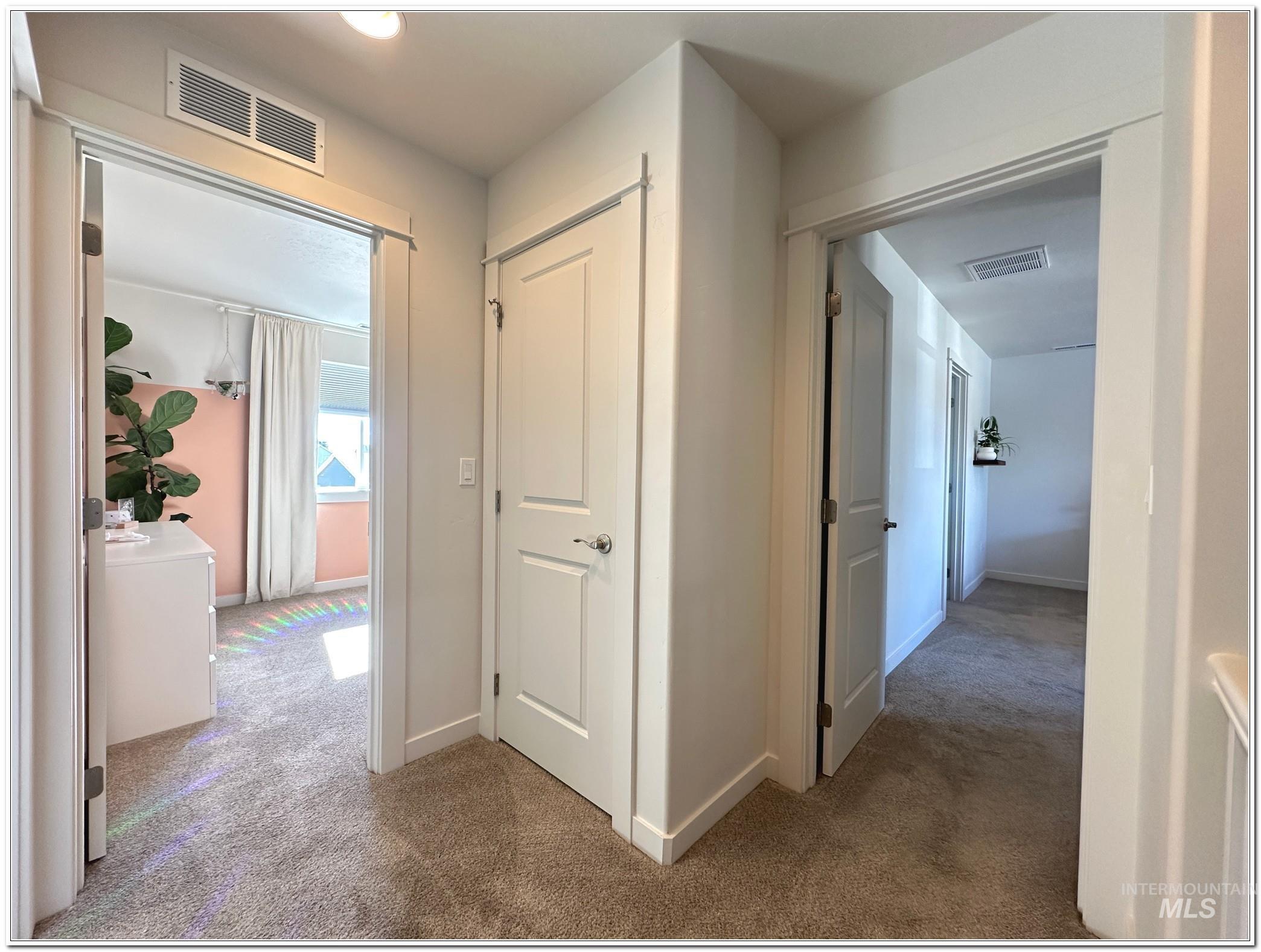 9687 West Arnold Road Boise, ID 83714 - Photo 25 of 49 Hall with carpet flooring