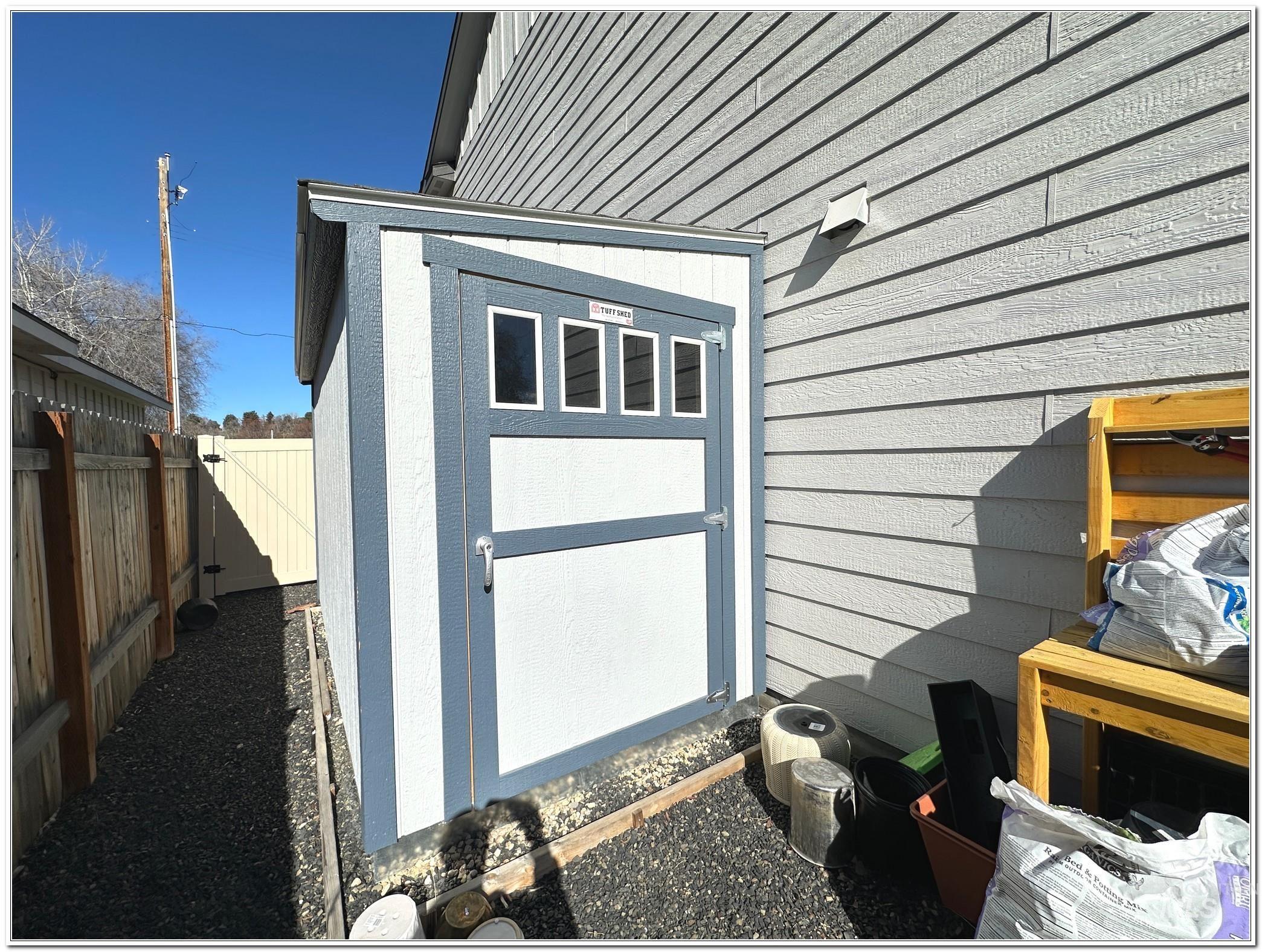 9687 West Arnold Road Boise, ID 83714 - Photo 43 of 49 Exterior view of a fenced backyard