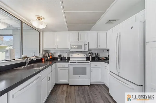 $419,000 | 21 Celtis Plaza, Unit 21B, Monroe Township, NJ 08831