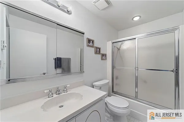 $419,000 | 21 Celtis Plaza, Unit 21B, Monroe Township, NJ 08831