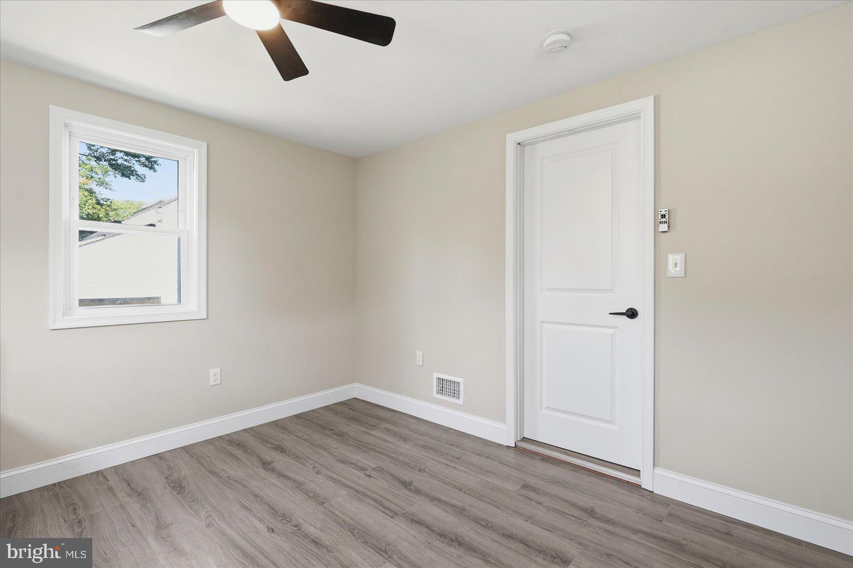 825 Martin Road Essex, MD 21221 - Photo 18 of 37