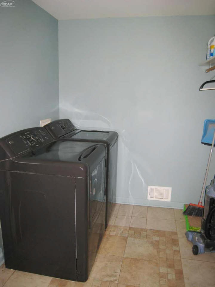 3204 Luce Road Flushing, MI 48433 - Photo 50 of 65 21270640-49.JPG