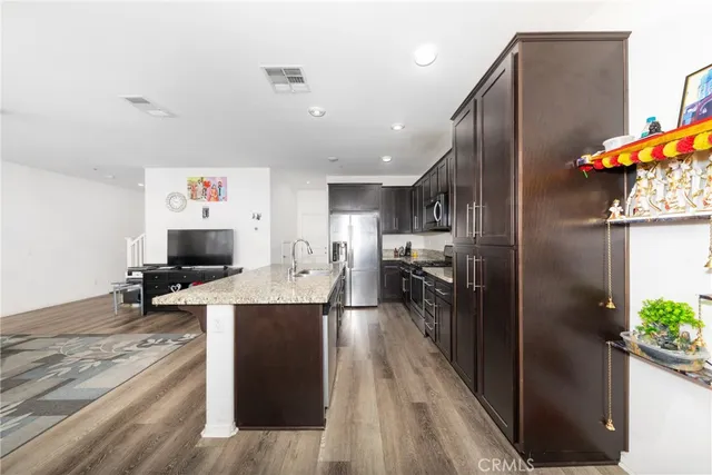 $605,000 | 867 South Breden Lane, Rialto, CA 92376