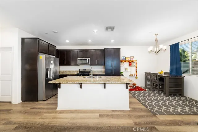 $605,000 | 867 South Breden Lane, Rialto, CA 92376