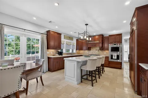 $3,150,000 | 261 Harbor Road, Cold Spring Harbor, NY 11724
