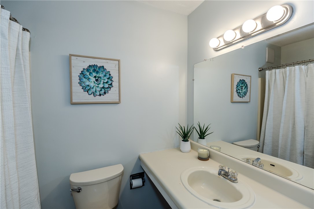 3940 Post Road, Unit 7 Warwick, RI 02886 - Photo 12 of 17 Bath