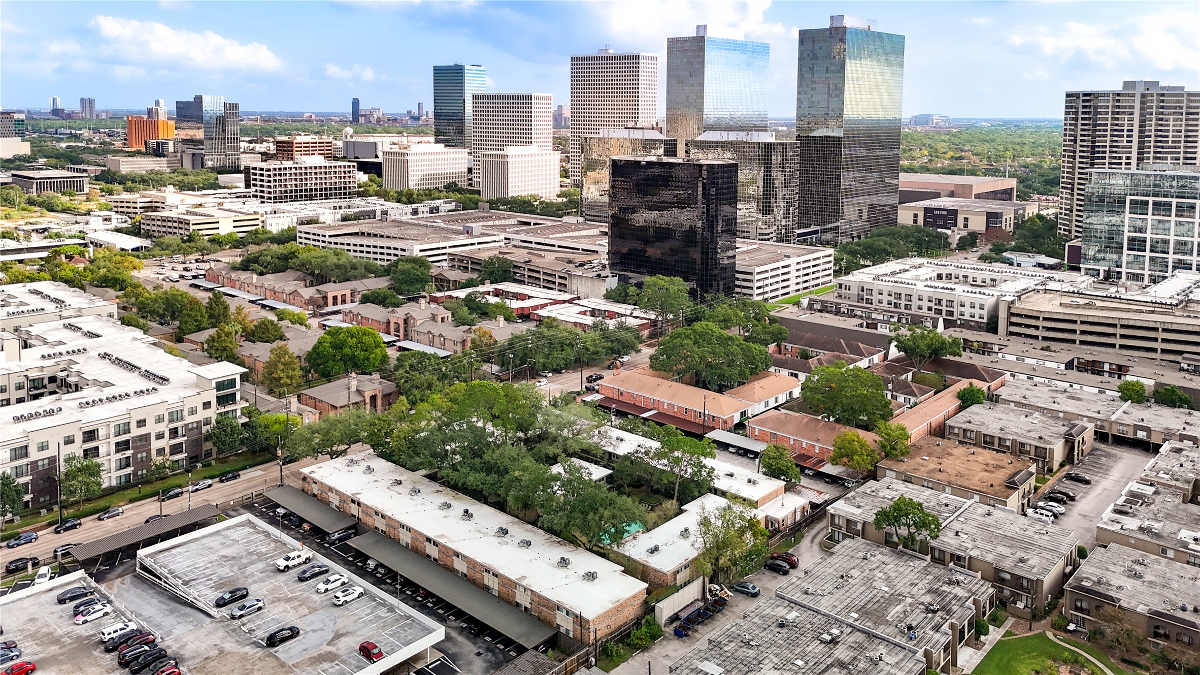 3224 Timmons Lane, Unit 155 Houston, TX 77027 - Photo 49 of 50 a picture of city view