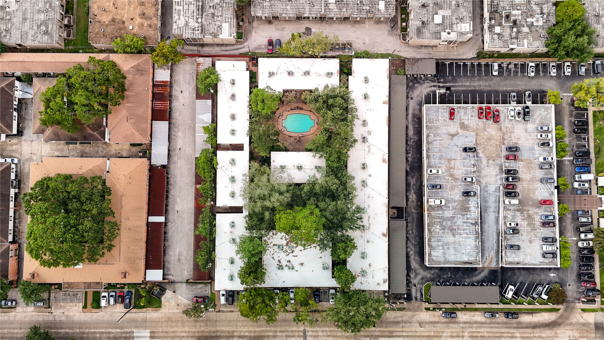 3224 Timmons Lane, Unit 155 Houston, TX 77027 - Photo 50 of 50 front view of a building with street