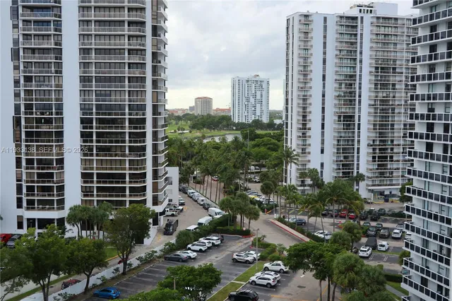 $3,750 | 20515 East Country Club Drive, Unit 1147, Aventura, FL 33180