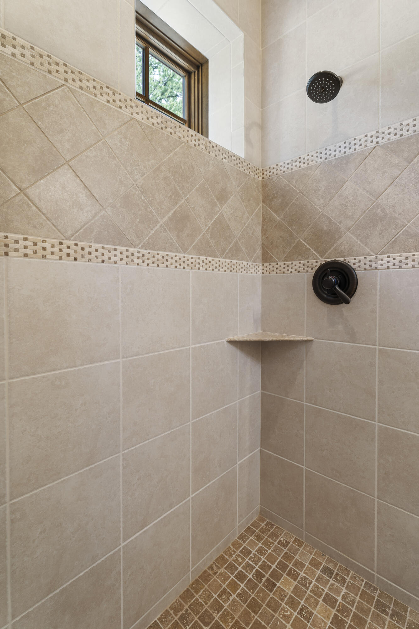 56155 Sable Rock Loop, Unit 277 Bend, OR 97707 - Photo 42 of 63 Bedroom #3 - Suite Bathroom