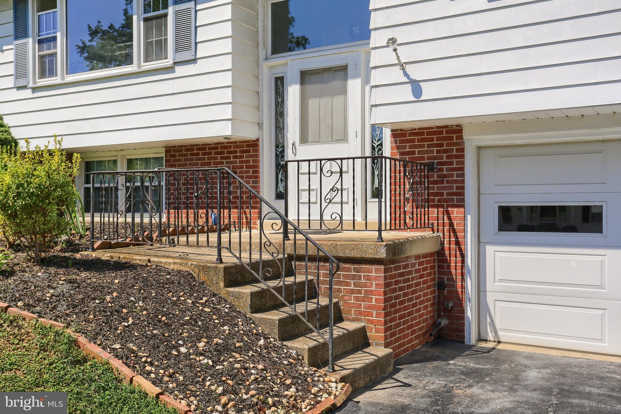 1689 Valley Forge Road Lancaster, PA 17603 - Photo 3 of 22 Gallery Image 3