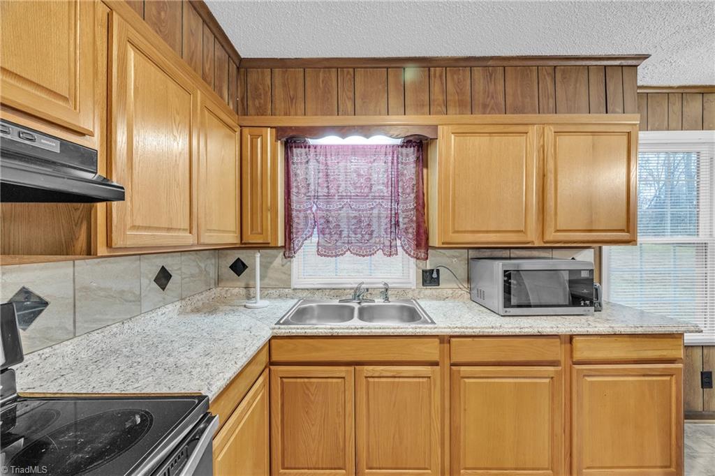 226 Carlton Road Boomer, NC 28606 - Photo 16 of 29