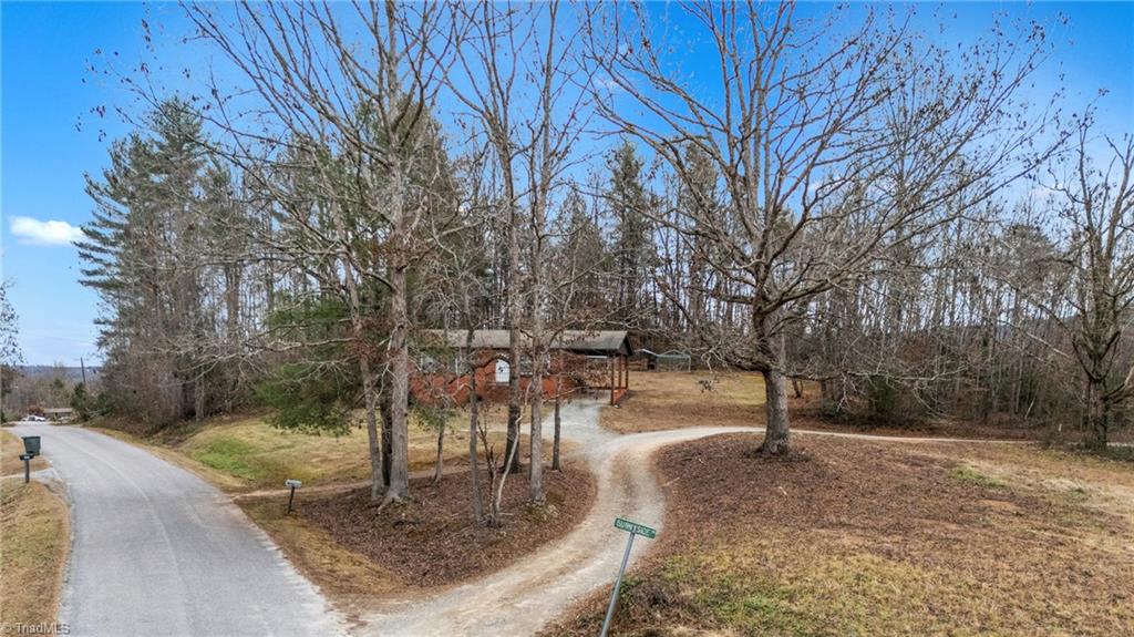 226 Carlton Road Boomer, NC 28606 - Photo 10 of 29