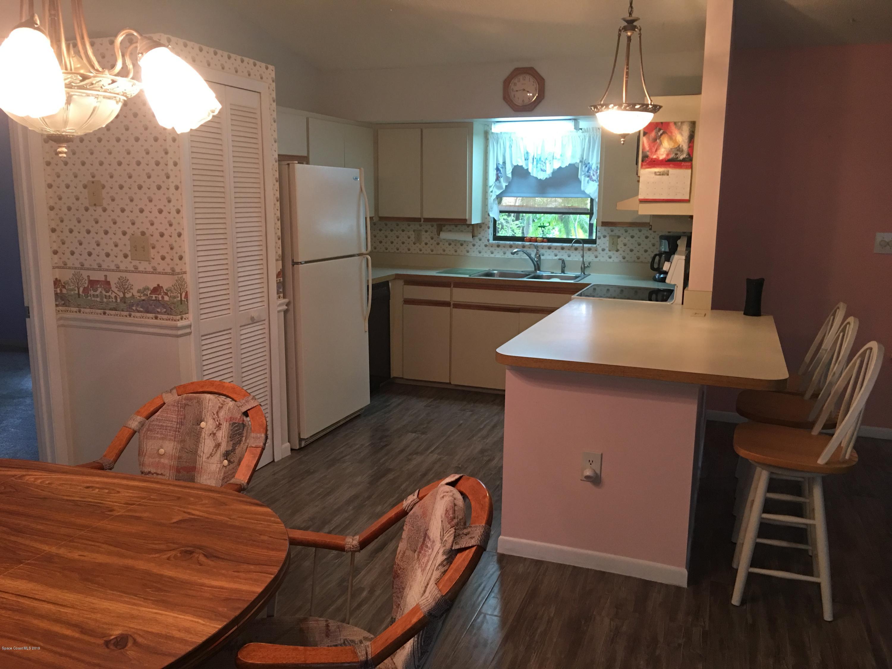 170 Santa Rosa Avenue Southwest Palm Bay, FL 32908 - Photo 12 of 32 Kitchen