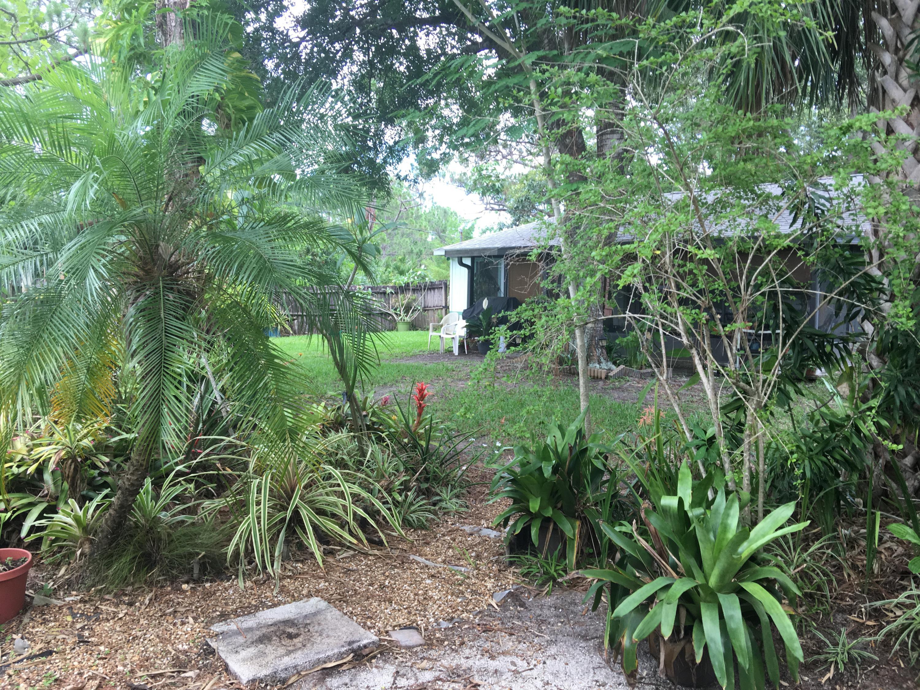 170 Santa Rosa Avenue Southwest Palm Bay, FL 32908 - Photo 26 of 32 Privacy