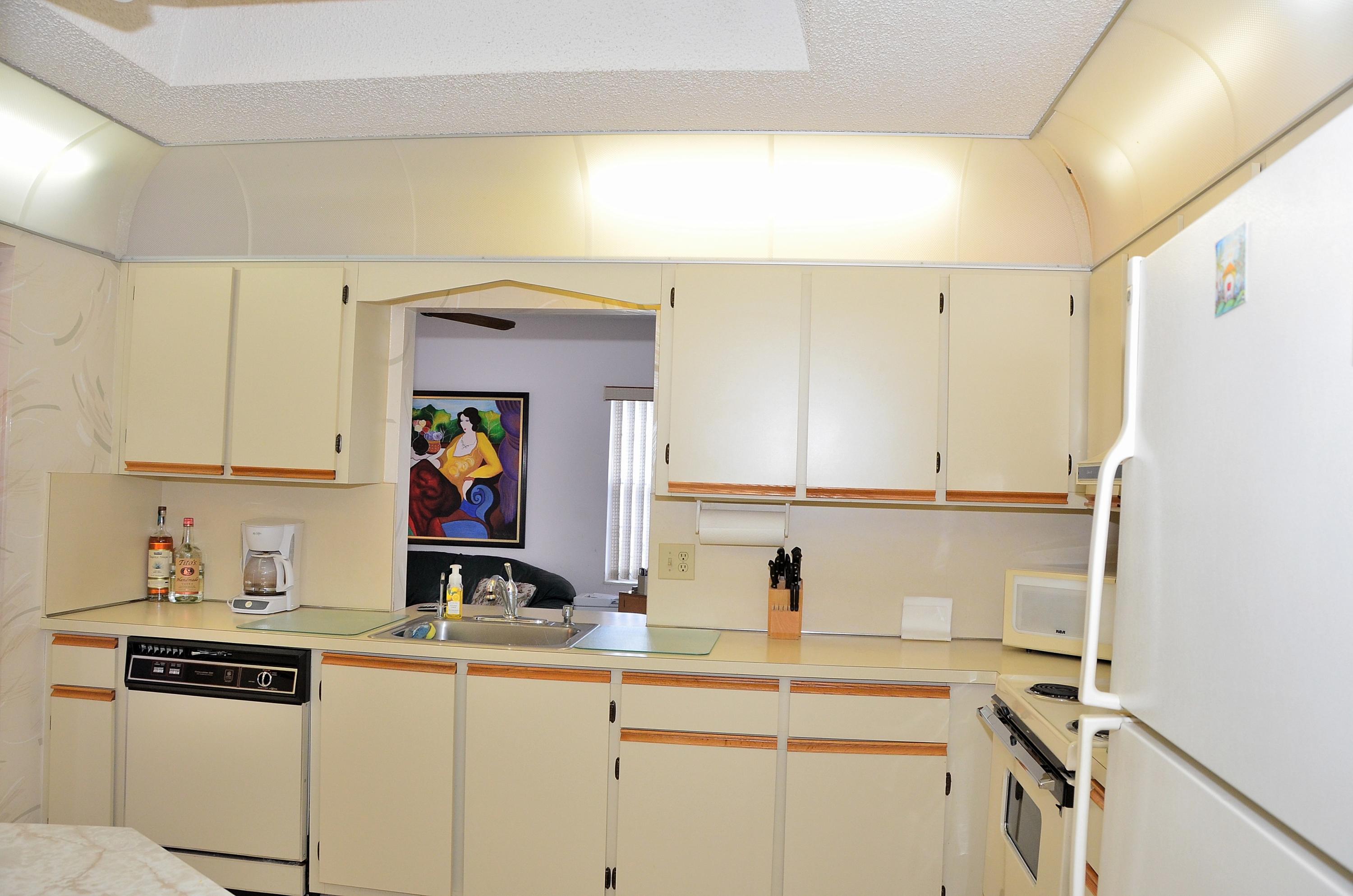 6355 Lasalle Road Delray Beach, FL 33484 - Photo 9 of 19 Kitchen