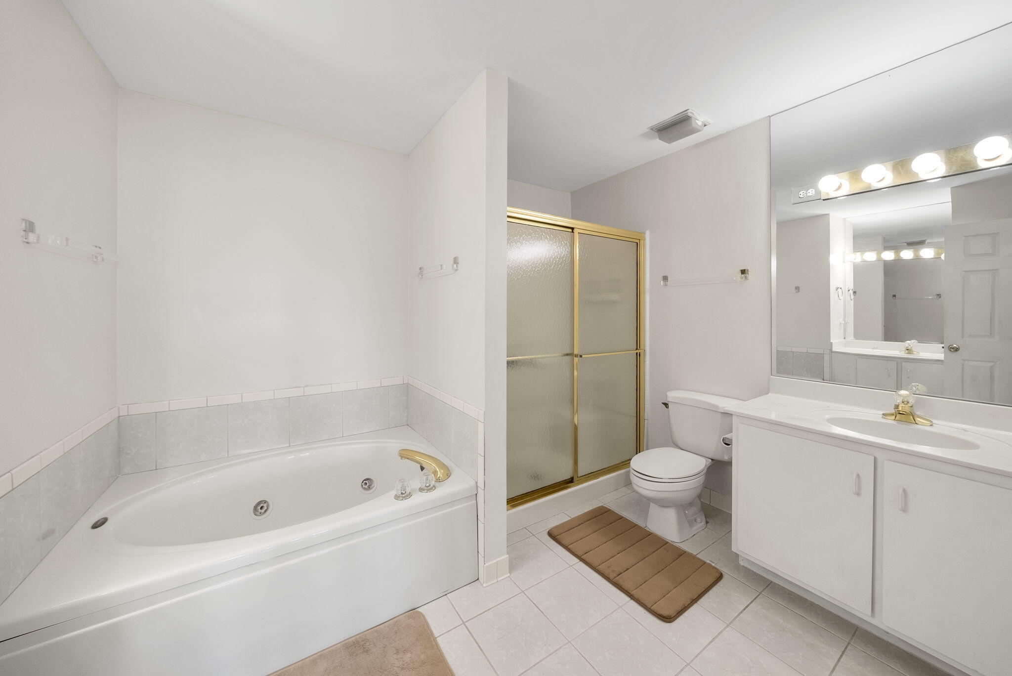 4300 Bay Point Road, Unit 408 Panama City Beach, FL 32408 - Photo 14 of 32 Primary Bath