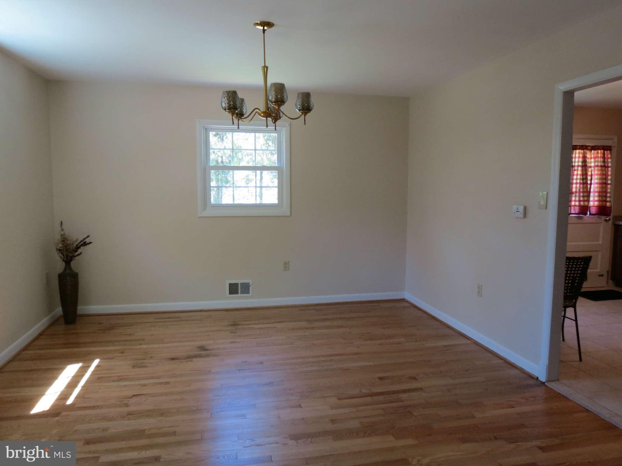 6505 Winnepeg Road Bethesda, MD 20817 - Photo 7 of 30 Dining Room