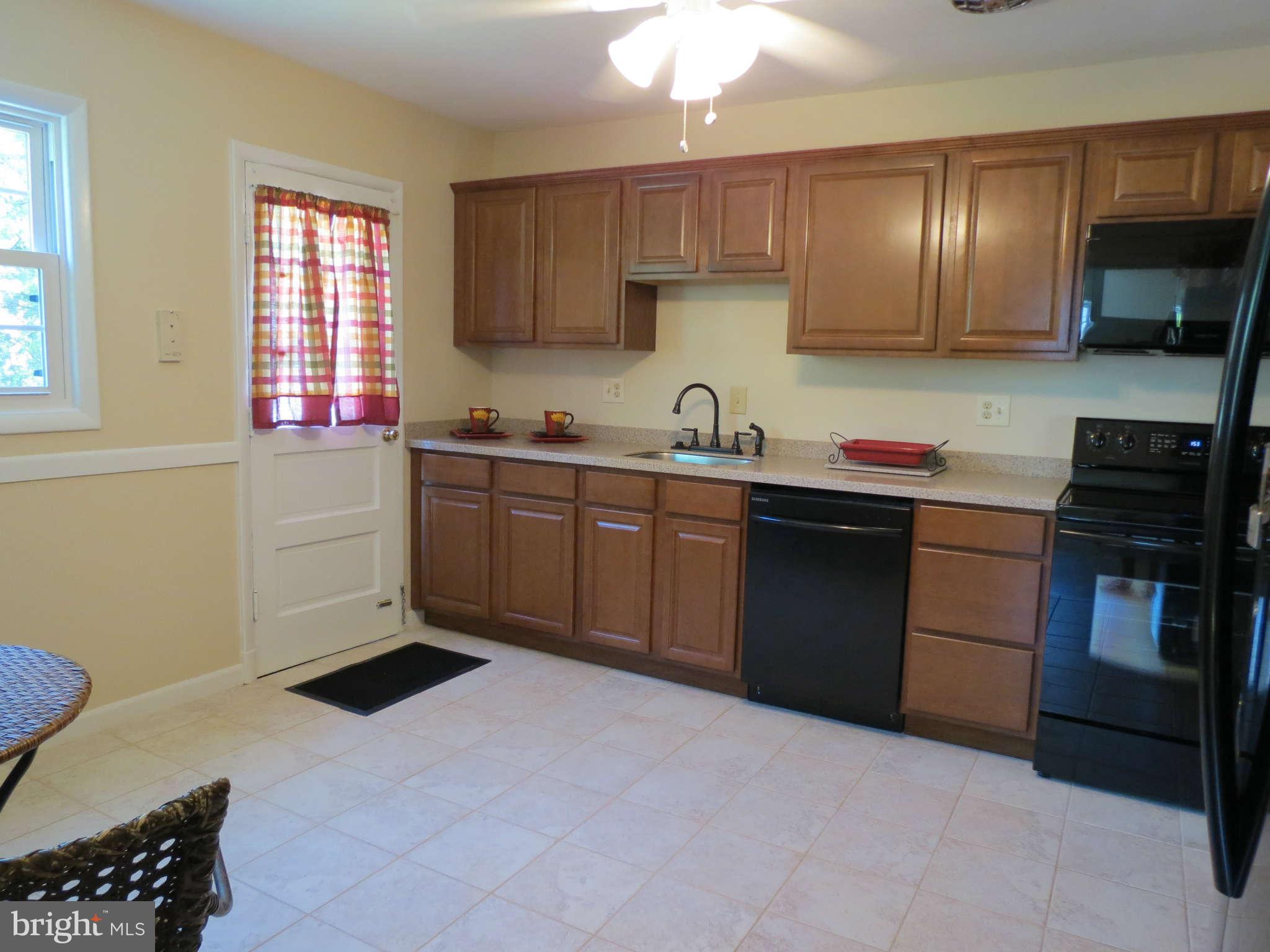 6505 Winnepeg Road Bethesda, MD 20817 - Photo 8 of 30 Kitchen