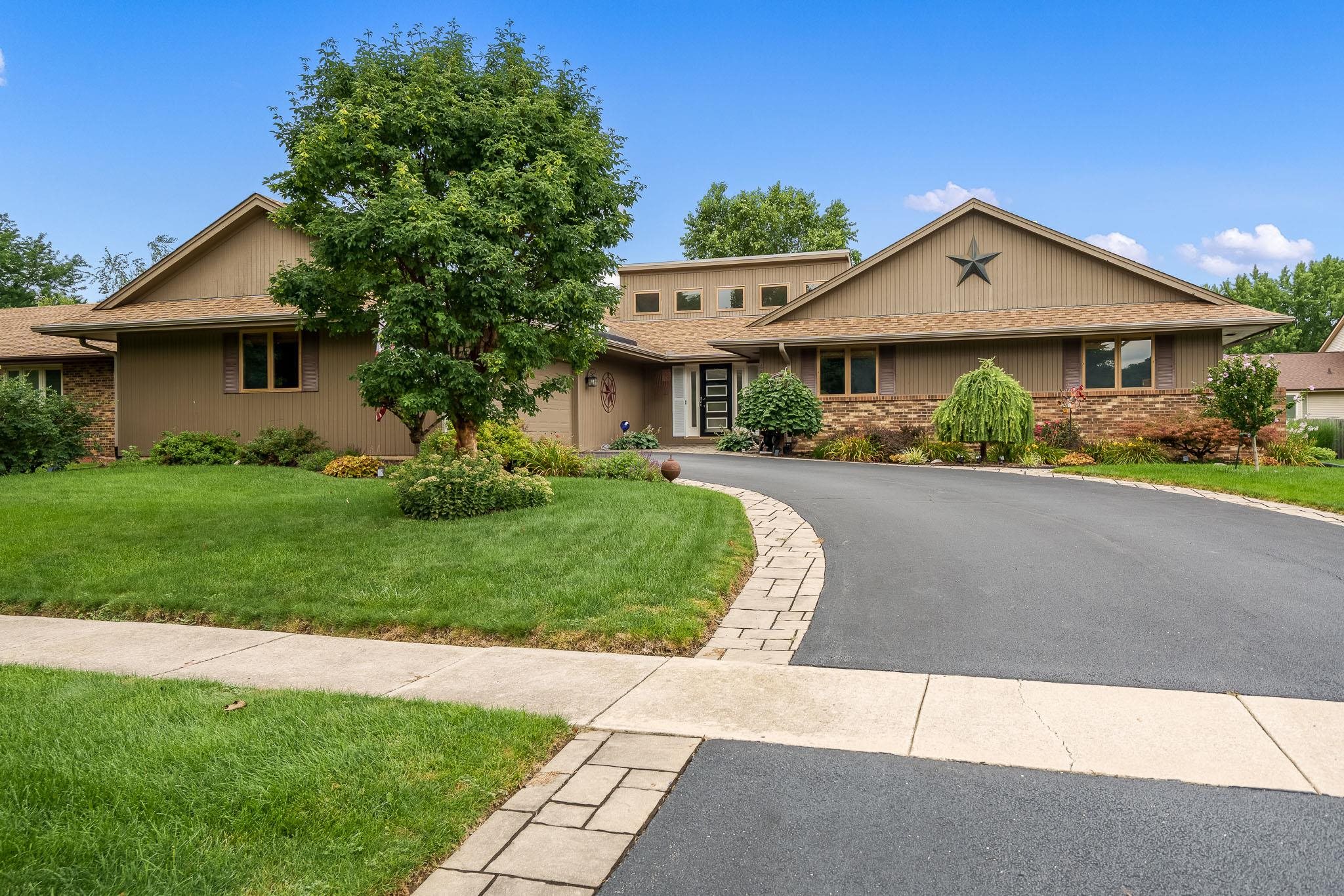 6834 Clovernook Road Rockford, IL 61107 - Photo 1 of 52 Gallery Image 1