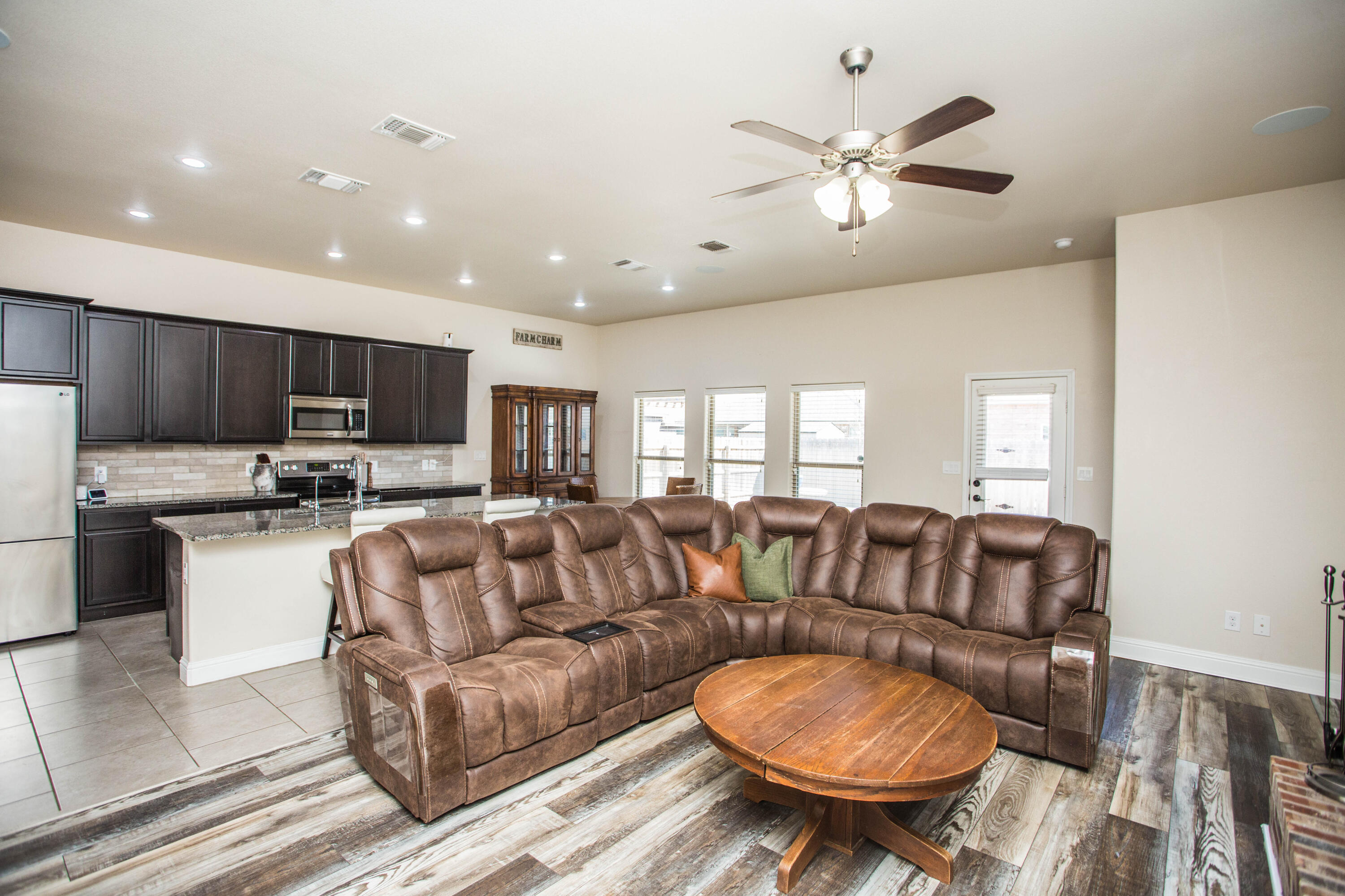 7103 94th Street Lubbock, TX 79424 - Photo 4 of 29 baa