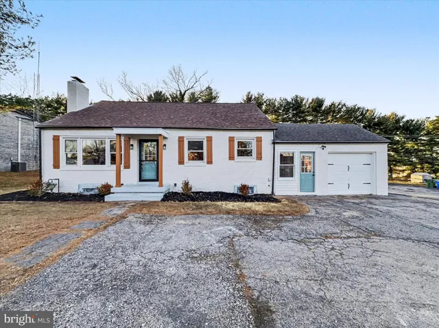 $299,900 | 2196 South Queen Street, York, PA 17402