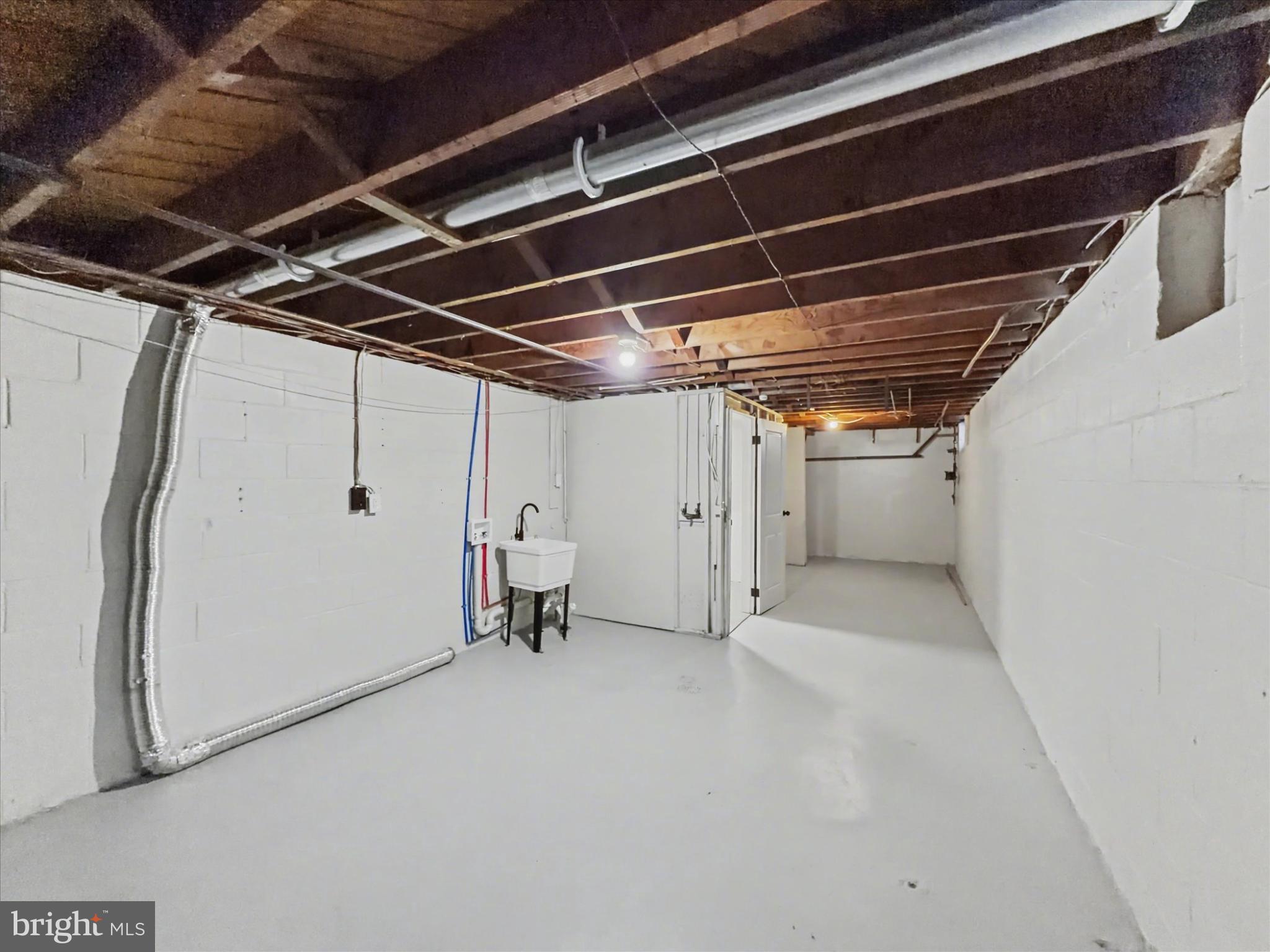 2196 South Queen Street York, PA 17402 - Photo 22 of 28 a view of empty room