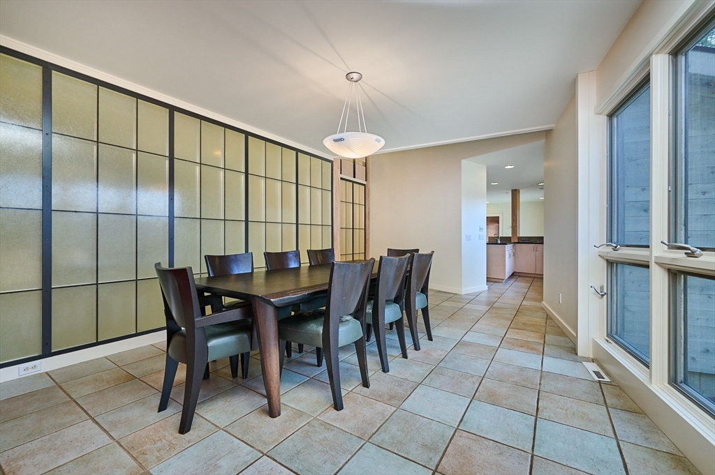 27 January Hills Road Amherst, MA 01002 - Photo 9 of 42 a view of a dining room with furniture
