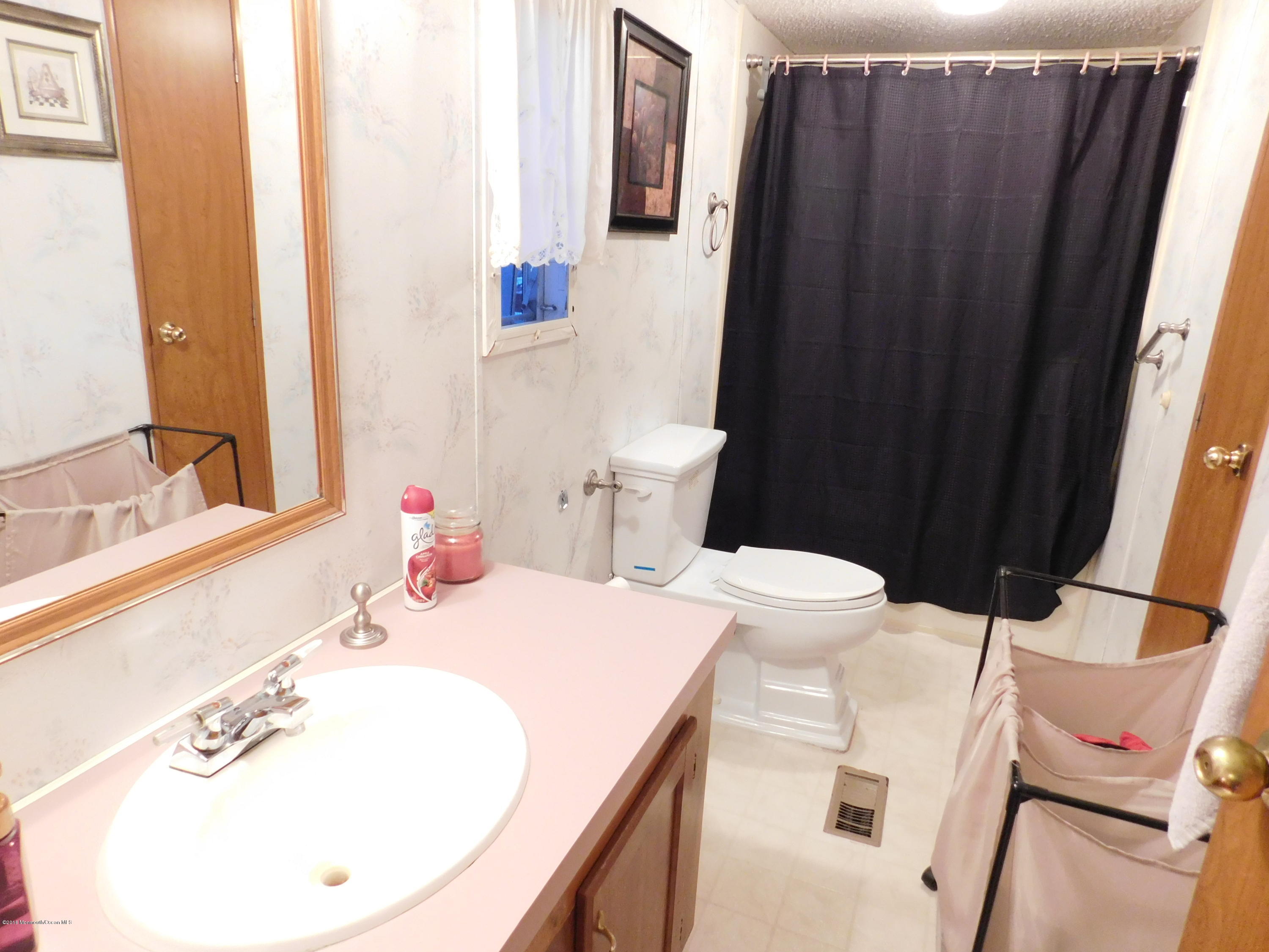 8 Ruffian Way Howell, NJ 07731 - Photo 11 of 12 DSCN1846