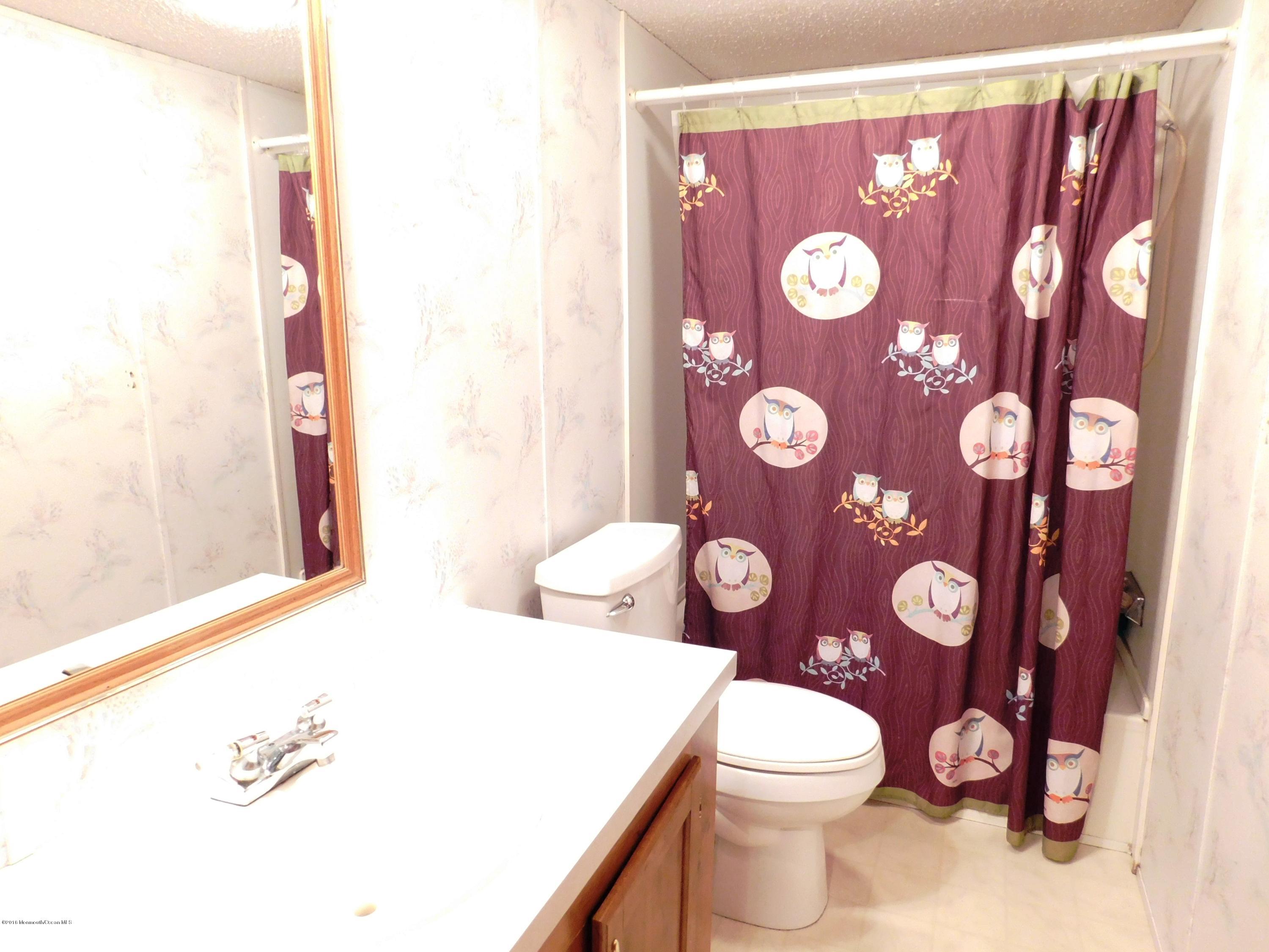 8 Ruffian Way Howell, NJ 07731 - Photo 9 of 12 DSCN1838