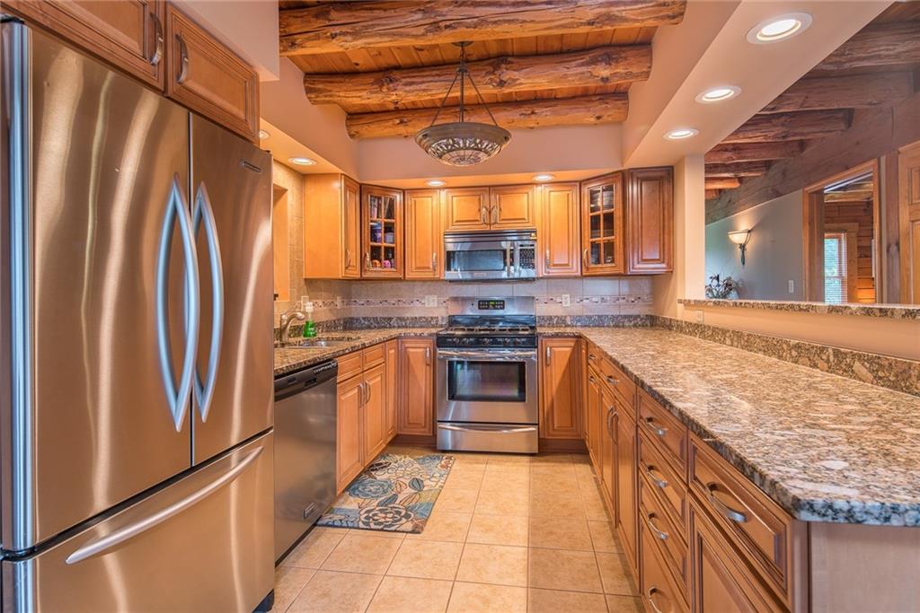 166 Colonial Drive Clinton, PA 15026 - Photo 7 of 24 Gallery Image 7