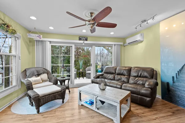 $295,000 | 1305 West Main Street, Unit 202, Lake Geneva, WI 53147