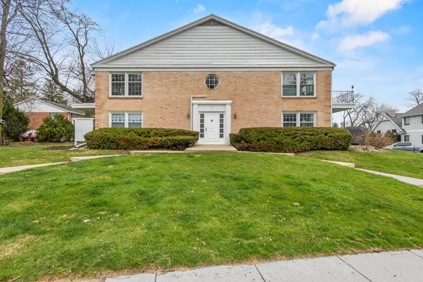 $295,000 | 1305 West Main Street, Unit 202, Lake Geneva, WI 53147