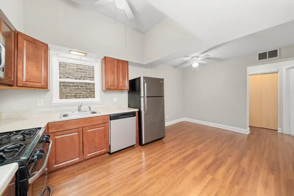$2,295 | 2420 South Oakley Avenue, Unit 2, Chicago, IL 60608