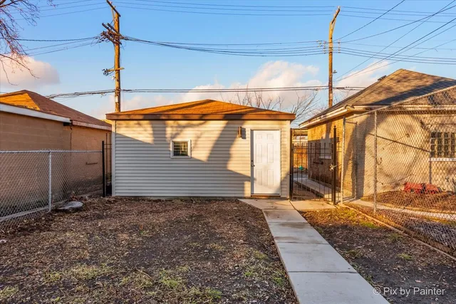 $499,000 | 5038 West Fulton Street, Chicago, IL 60644