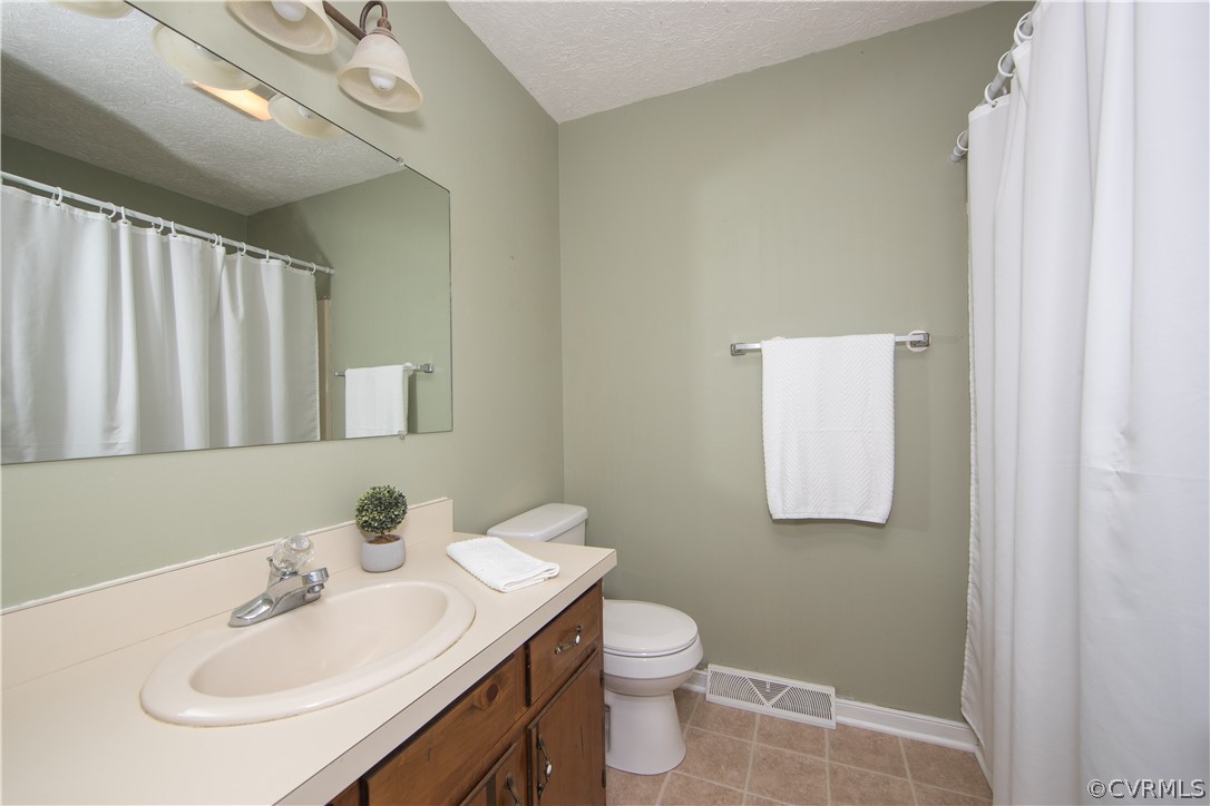 12910 Bailey Bridge Road Midlothian, VA 23112 - Photo 14 of 39 Hall Bathroom