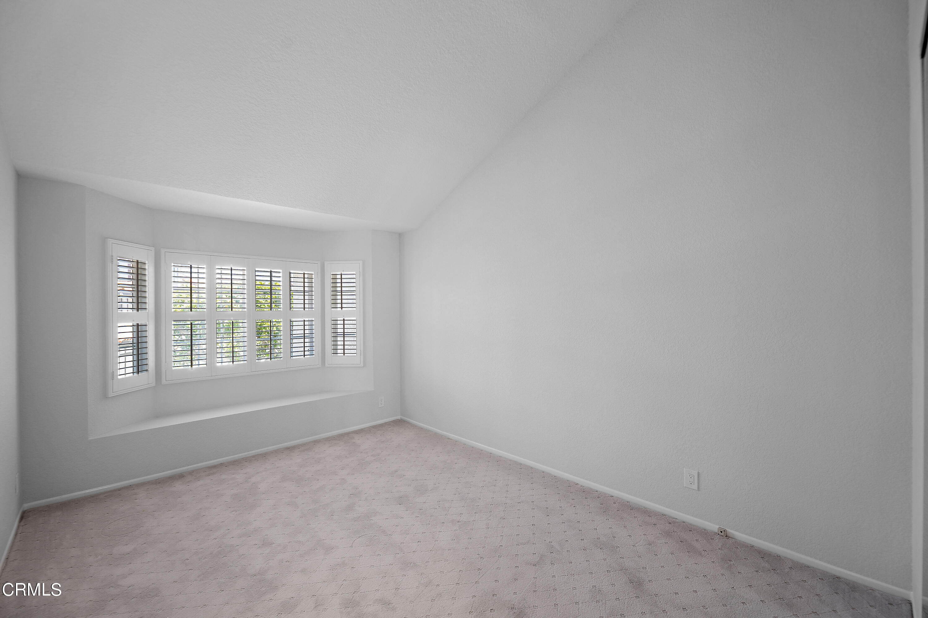 2315 Vina Del Mar Oxnard, CA 93035 - Photo 29 of 53 an empty room with a window
